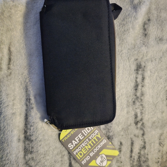 NWT Travelon wallet - Picture 5 of 5